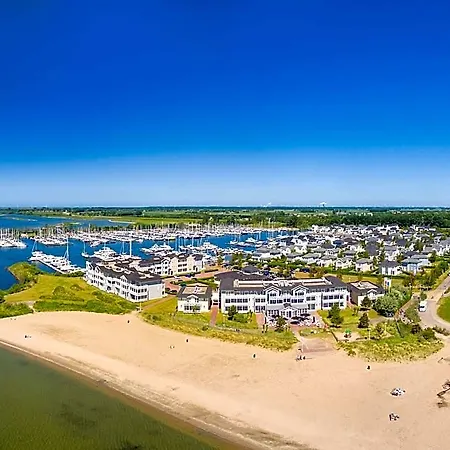 Hotell In Cape Helius With Garden Terrace Hellevoetsluis